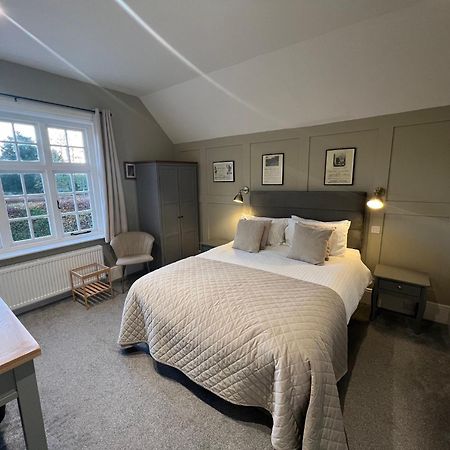 The Plough Itchen Abbas Hotel Winchester Bagian luar foto