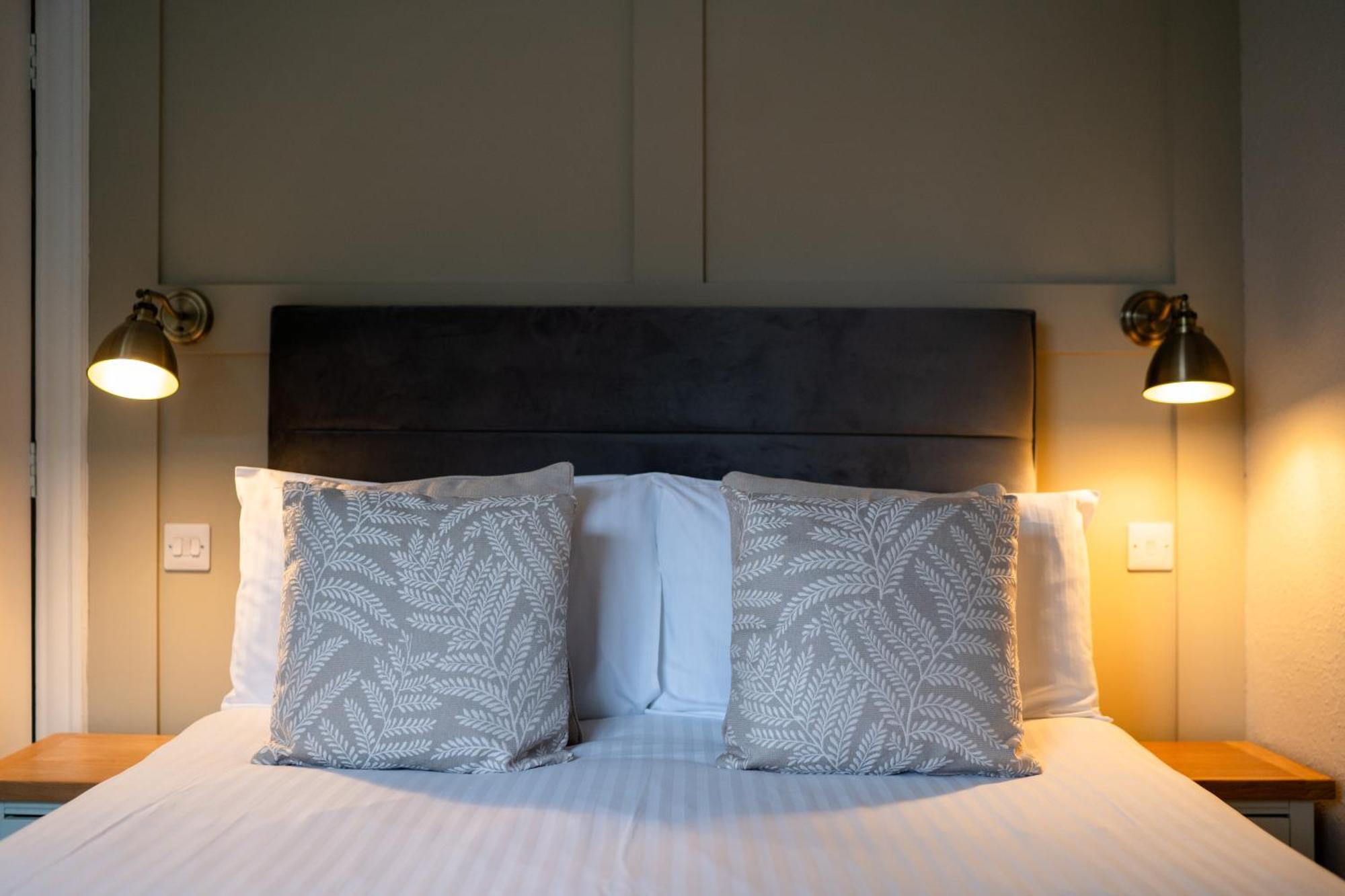 The Plough Itchen Abbas Hotel Winchester Bagian luar foto
